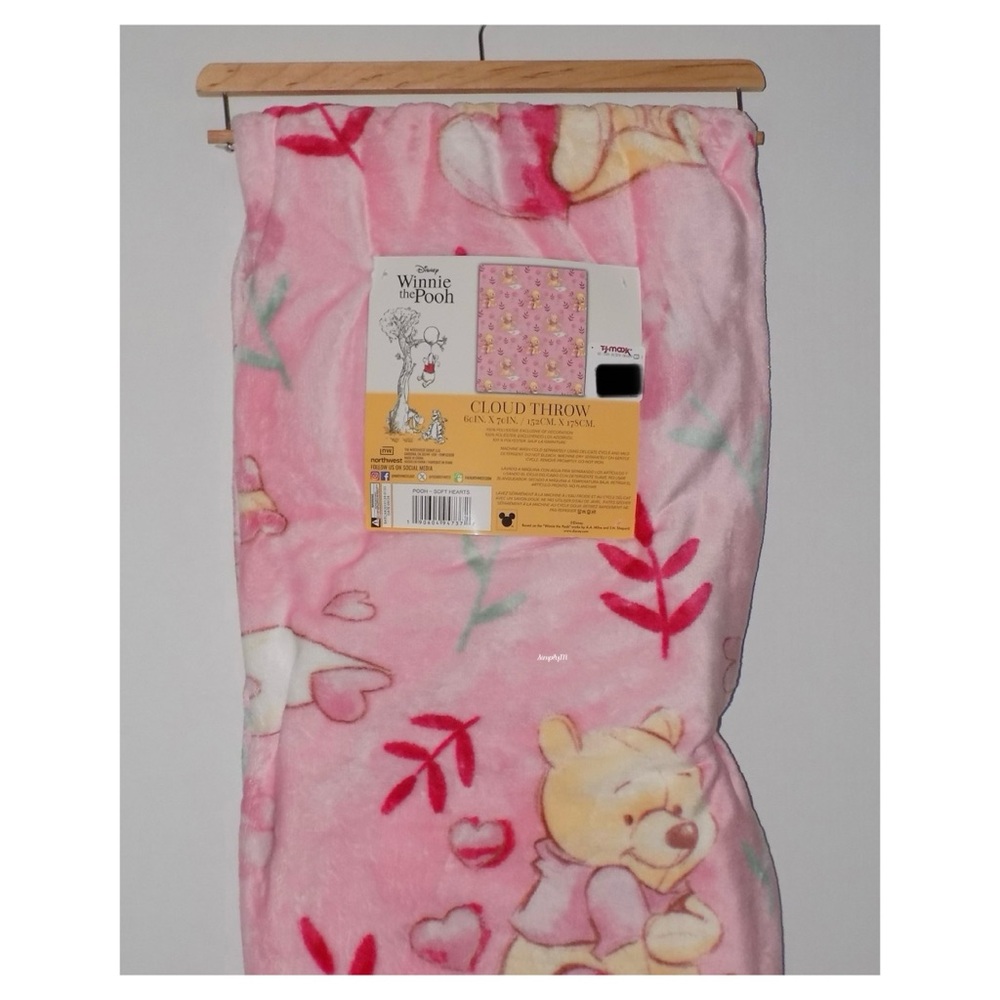 Winnie The Pooh Valentine’s Day Blanket
